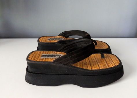 Chinese Laundry Flip-Flops - best flip flops Eva !! 1990 Shoes, Doc Martens Sandals, 90s Sandals, Rainbow Flip Flops, 90s Shoes, 00s Style, Shower Shoes, Dr Shoes, Platform Flip Flops