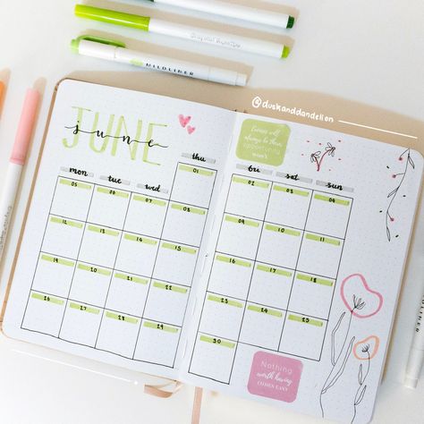 Floral Bullet Journal Calendar Spread Journal Study Ideas, Calendar Ideas Journal, Calendar Spread Bullet Journal, Journaling Calendar Ideas, Dotted Journal Calendar Ideas, Calendar Notes Ideas, June Bujo Calendar, Calendar Inspo Aesthetic, June Calendar 2024 Bullet Journal