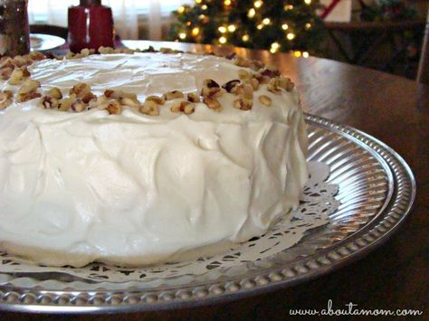 Wilton Armetale Large Round Tray for this homemade carrot cake! GORGEOUS Carrot Cake With Almond Flour, Keto Carrot Cake, Carrot Cake Recipe Healthy, Hummingbird Cake Recipes, Carrot Cake Recipe Easy, Pumpkin Sheet Cake, Keto Chocolate Cake, Italian Cream Cakes, Sugar Free Cake