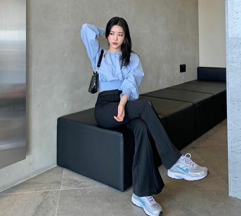 Ruffle Tops Outfit, Celana Fashion, Ootd Selfie, Comfy Casual Outfits, Korean Girl Fashion, Korean Fashion Trends, Causual Outfits, Ulzzang Fashion, Casual Work Outfits