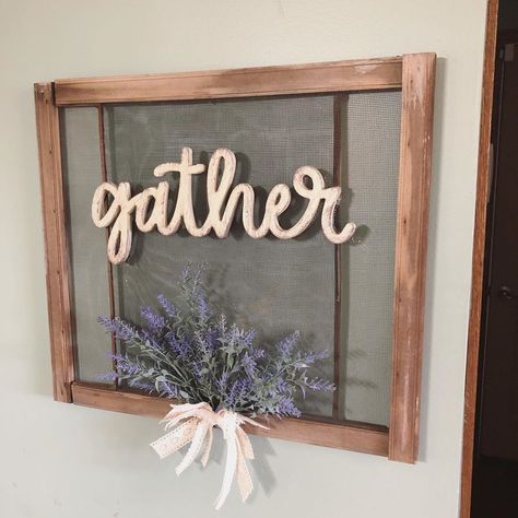 Repurposed old window screens! Easy DIY using an old screen & added flowers & a wooden word for decoration! Old Window Ideas, Window Screen Crafts, Wooden Decoration Ideas, Old Window Crafts, Window Frame Crafts, Old Door Decor, Farmhouse Wall Decor Living Room, Old Window Screens, Old Window Decor