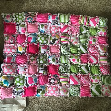 Puff Rag Quilt, Rag Quilt Instructions, Puff Quilt Tutorial, Rag Quilt Tutorial, Puff Quilt, Rag Quilts, Sweet Baby Girl, Charm Quilt