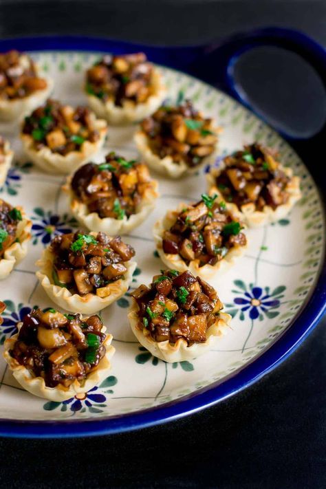 Hoisin Mushroom, Salmon Cups, Mushroom Phyllo, Phyllo Cup Appetizers, Phyllo Appetizers, Appetizers Savory, Mushroom Cups, New Appetizers, Appetizer Cups