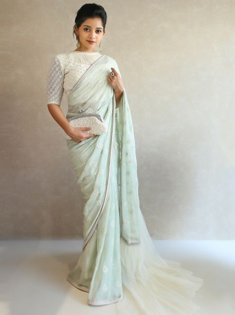 Shop Ultra Stylish Designer Sarees Here Saree Jacket Designs, Sarees For Girls, Saree Blouse Neck Designs, Indian Saree Blouses Designs, Unique Blouse Designs, Designer Saree Blouse Patterns, Saree Blouse Designs Latest, Online Saree, Stylish Blouse Design