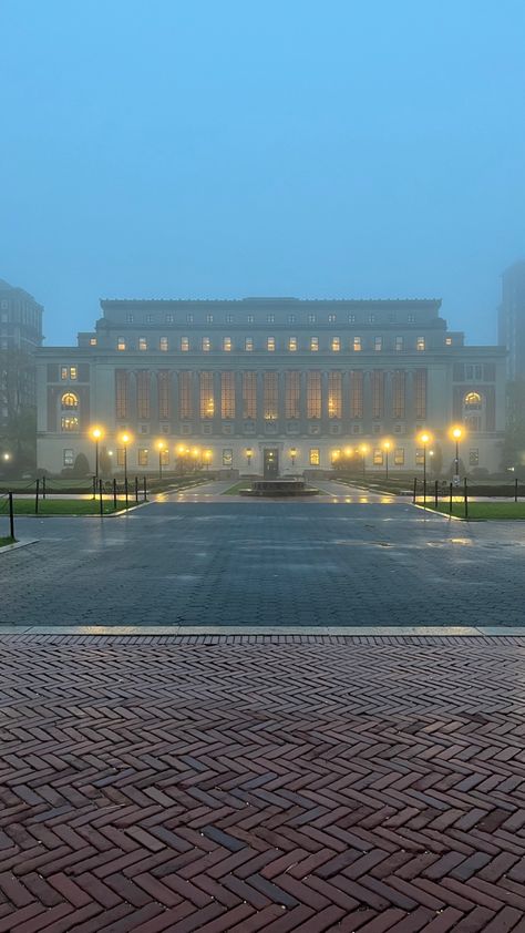 Butler Library Columbia, Vintage Ivy League Aesthetic, Ivy League University Aesthetic, Ivy League School Aesthetic, Columbia University Aesthetic Wallpaper, Columbia University Wallpaper, Columbia Dorm, Columbia University Dorm, Columbia Aesthetic