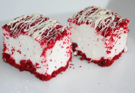 red velvet marshmellows? somebody knows me all too well. Pretzel Twist, Gourmet Marshmallows, Red Velvet Recipes, Gourmet Marshmallow, Marshmallow Treats, Recipes With Marshmallows, Homemade Marshmallows, Be Merry, Red Velvet Cake