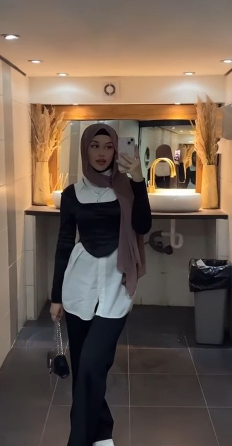 Fashion Hijab Style, Dress Muslimah, Hijab Fashion Summer, Hijabi Fits, Stile Hijab, Street Hijab Fashion, Cute Modest Outfits, Muslim Outfits Casual, Hijab Aesthetic