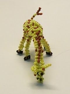 Beading for the very beginners: Giraffe Beads Candy, Right Angle Weave, Giraffe Pattern, Beading Techniques, Beading Tutorial, Beaded Animals, Fabric Beads, Bugle Beads, Jewelry Making Tutorials