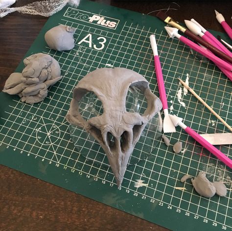 Clay Animal Skull, Air Dry Clay Skull, Skull Clay Sculpture, Clay Bird Skull, Clay Bones, Clay Skull, Ceramic Skull, Diy Skulls, Harry Potter Room Decor