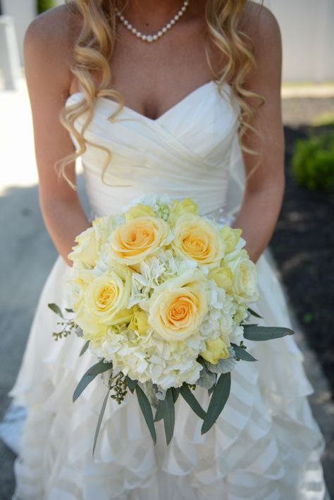 Yellow Wedding Bouquets, Tulip Bridal Bouquet, Cornflower Blue Wedding, Yellow Bridal Bouquets, Yellow Rose Bouquet, Vintage Bridal Bouquet, Yellow Wedding Bouquet, White Rose Wedding Bouquet, Yellow Wedding Theme