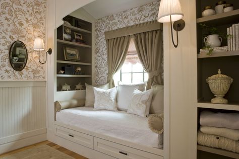 Guest Bedroom Alcove. Interior Design by Annette Hannon Interior Design; Photography by Angie Seckinger Window Seat Bed, Alcove Bed, Bed Nook, Window Nook, Built In Bed, Bed Shelves, Window Bed, In The Corner, Spare Room