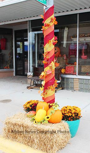 Outdoor Fall Decor For School, Fall Dance Middle School, Fall Light Pole Decorations, School Fall Festival Decorations, Fall Festival Decorations For Church, Middle School Fall Dance Decorations, Fall School Dance Decorations, Fall Dance Ideas, Fall Fest Decorations