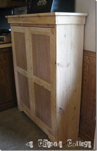 Pallet pantry.  I want this to store all of my kitchen counter appliances. Mini Pantry, Stand Alone Pantry, Pallet Pantry, Pallet Cabinets, Pallet Cabinet, Pallet Kitchen, Bar Outdoor, Diy Pantry, Pallet Designs