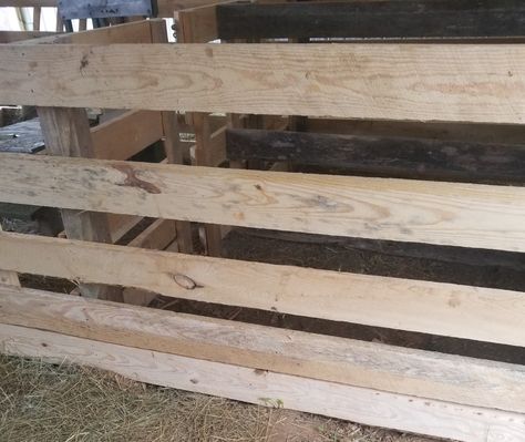 How To Build A Horse Stall, Diy Horse Stalls How To Build, Diy Horse Stalls Cheap, Horse Stall Ideas Diy, Barn Stall Ideas, Horse Stalls Cheap, Easy Horse Stalls, Diy Horse Stalls, Horse Stall Ideas