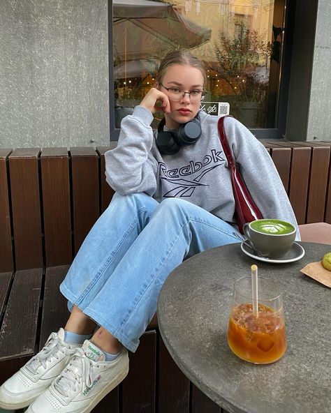 Matcha vibes and cozy autumn mood 🍵🍂 #aesthetic #pinterest #explore #outfit #style #autumn #vibe #follow #like #girl #grey #reebok #denim #jeans #red #streetstyle #fashionblogger #cafe #matcha #green Matcha Outfit Aesthetic, Matcha Outfit, Reebok Outfit, Explore Outfit, Mood Aesthetic, Fall Inspo, Aesthetic Pinterest, Matcha Green, Cozy Autumn