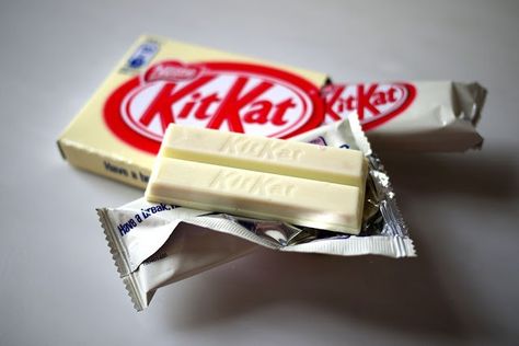 White chocolate Kit Kat bars Kit Kat Bars, Vanilla Cream, Kit Kat, White Chocolate, Cream Cheese, Gum, Vanilla, Candy, Cream