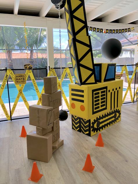 Construction Theme Classroom, Under Construction Theme, Construction Birthday Party Food, Construction Party Decorations, Construction Theme Birthday Party, Construction Theme Party, Construction Birthday Party, 2nd Birthday Party Themes, Construction Birthday Parties