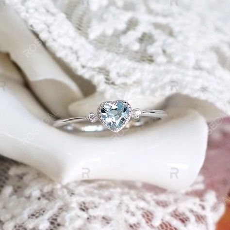 Blue Crystal Engagement Ring, Engagement Finger, Crystal Engagement Rings, Rings Dainty, Sapphire Wedding Rings, Princess Ring, Silver Jewelry Fashion, Wedding Band Sets, Aquamarine Rings