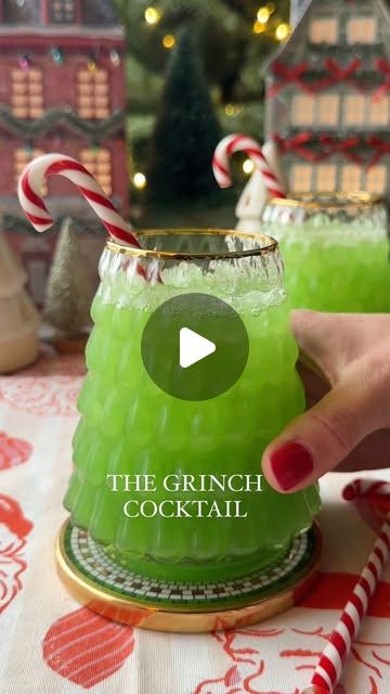 Lexi Harrison & Beth Sinclair on Instagram: "The Grinch Cocktail 💚🎄 for Day 2 of our Recipe Advent Calendar!   Comment ‘RECIPE’ and we’ll send the recipe straight to your DMs 💌 or SAVE the recipe below 👇  This light, refreshing, bright green cocktail is perfect for a Christmas movie marathon! It’s also super easy to make into a big batch, so it’s also great for a holiday party.   It’s made with pineapple juice, blue Curaçao (orange liqueur), lemon juice, vodka, simple syrup & a few drops of natural green & yellow food coloring to get that PERFECT Grinch green.   (You don’t really need the food coloring unless you’re a perfectionist, like me, and want the color to be just right 😉)   This cocktail would also be great with rum or tequila, or you can make it non-alcoholic by omitting the Alcoholic Grinch Punch Recipe, Grinch Drink Alcohol, Grinch Drink For Adults, Grinch Alcoholic Drink, Grinch Margarita, Party Drinks Alcohol For A Crowd, Xmas Drinks Christmas Cocktails, Grinch Cocktail Recipe, The Grinch Cocktail