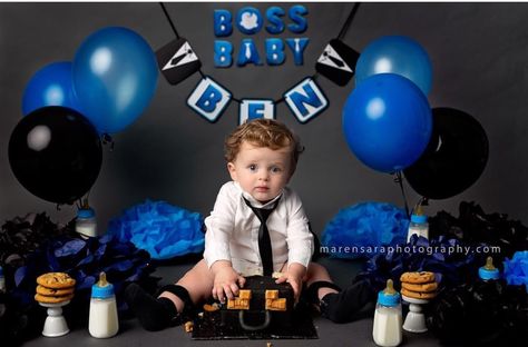 Boss Baby Smash Cake #oneyear #cookiesareforclosers #photography Boss Baby Photoshoot, Baby Photoshoot Ideas Boy, Mickey Mouse Baby Birthday, Baby Birthday Pictures, Baby Smash Cake, Bos Baby, Baby Party Themes, Baby Photoshoot Ideas