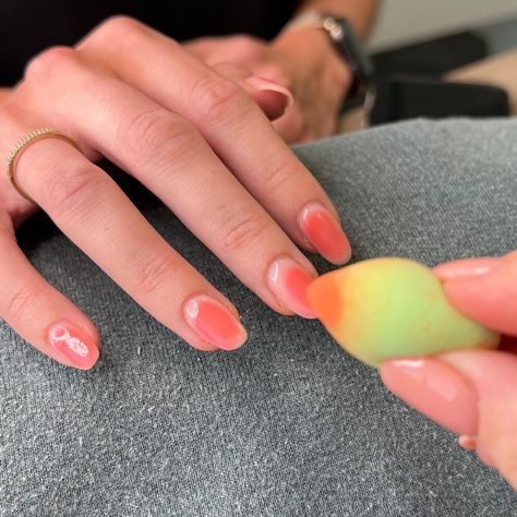 Easy Aura Nails, Diy Natural Nail Designs, Natural Aura Nails, How To Make Aura Nails, Aura Nails How To, How To Do Aura Nails Tutorial, How To Aura Nails, Diy Aura Nails, European Nails Trends 2024