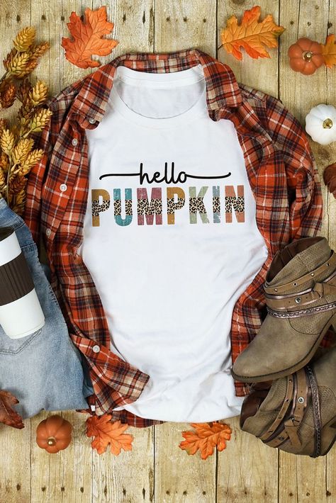 Autumn Animals, Trendy Crewneck, Fall Graphic, Leopard Print Shorts, White Flannel, Pumpkin Colors, Short Sleeve Pattern, Pumpkin Design, Casual Tee