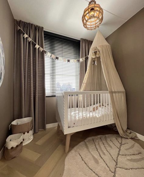 Beige And Brown Nursery Ideas, Brown Nursery, Small Baby Room, Baby Nursery Inspiration, Baby Zimmer, Baby Room Inspiration, Toddler Rooms, March 1, Boys Bedrooms