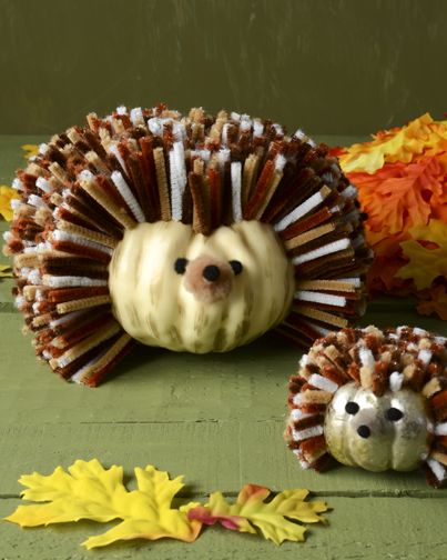 Hedgehog Pumpkin, Disney Pumpkin Painting, Pumpkin Decorating Diy, Creative Pumpkin Painting, Creative Pumpkin Decorating, Character Pumpkins, Pumpkin Decorating Contest, Creative Pumpkin Carving, Disney Pumpkin