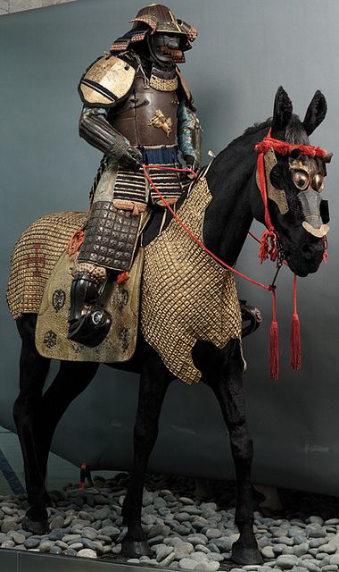 Samurai Horse, Guerriero Samurai, Ronin Samurai, Japanese Armor, Museum Exhibit, Century Armor, Feudal Japan, Samurai Warriors, Ancient Armor