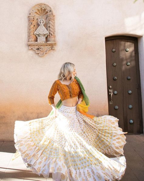 Gopi Skirts by Radhika on Instagram: “Jasmine set 🤍 . photos @brajamandala model @rati.rasa” Gopi Skirts By Radhika, Gopi Skirts, Gopi Dress, Casual Indian Outfits, Cotton Skirts, Indian Clothing, Anarkali Suits, Cotton Skirt, Anarkali