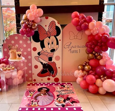 Event Rentals, Weddings, Printing and Event Production DMV on Instagram: "Azariah Turns one in style 💖🎀 Cake @cakesbylalae . . . #dcevents #dmvevents #dmv #dmvballoons #dmveventdecorator #dmveventrental #dmvparty #dmvparties #dmveventplanner" Minnie Mouse Arch Backdrop, Minnie Mouse Birthday Party Ideas 1st, Minnie Mouse Themed Birthday Party, Minnie Mouse Birthday Theme, Minnie Mouse Birthday Party Ideas, Minnie Mouse Decorations, Minnie Mouse Theme Party, Mickey Mouse Birthday Cake, Minnie Mouse Birthday Party Decorations