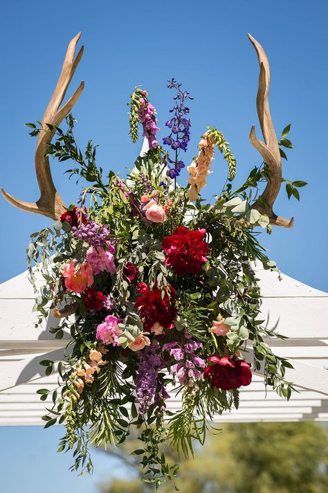 Wedding Arch With Antlers And Flowers, Antler Wedding Bouquet, Antler Floral Arrangement, Antler Wedding Decor, Ceremony Arbour, Antlers And Flowers, Antlers With Flowers, Floral Decor Wedding, Antler Flower