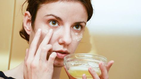 Self picture: Redhead model using albumen or egg white for the dark circles under the puffy, tired eyes Egg White Mask, Egg White Face Mask, Egg Mask, Castor Oil For Hair, Face Mask Recipe, Dark Under Eye, Couch Potato, Homemade Face, Undereye Circles