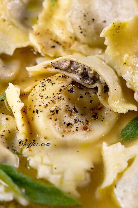 Homemade Ravioli Recipe Filling, Ravioli Recipe Filling, Homemade Mushroom Ravioli, Mushroom Ravioli Sauce, Mushroom Ravioli Recipe, Homemade Ravioli Filling, Ravioli Recipe Homemade, Chicken Ravioli, Ravioli Sauce