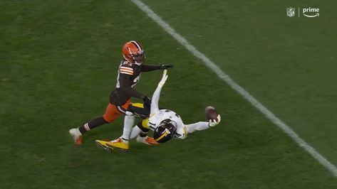 Obj Catch, Steelers Vs Browns, George Pickens, Football Youtube, Thursday Night Football, Not Surprised, Steelers Fan, Football Boys, Wide Receiver