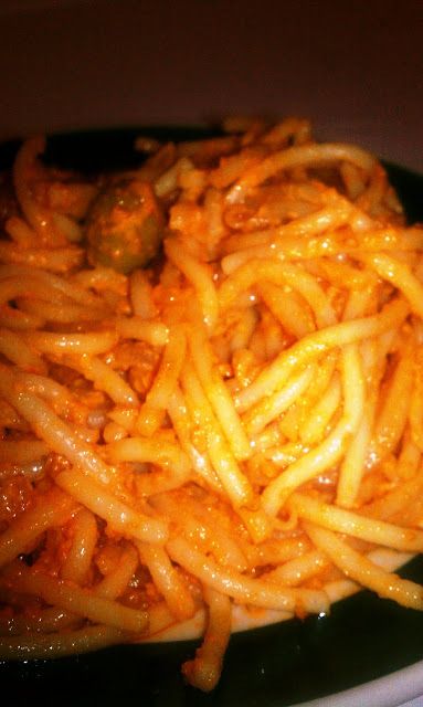 Darlene La D~va Gourmet: Dominican Style Spaghetti Delicious From Darlene The Gourmet Diva Spaghetti Dominicano, Dominican Spaghetti Recipes, Dominican Pasta, Puerto Rican Spaghetti, Dominican Spaghetti, Dominican Dishes, Dominican Dish, Dominicano Recipes, Dominican Style