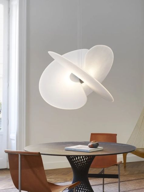 Levante - Suspension - Marco Spatti - Luceplan Floating In Space, Large Fan, Verre Design, Beating Heart, Contemporary Pendant, Suspension Light, Design Research, Luminaire Design, Ceiling Rose