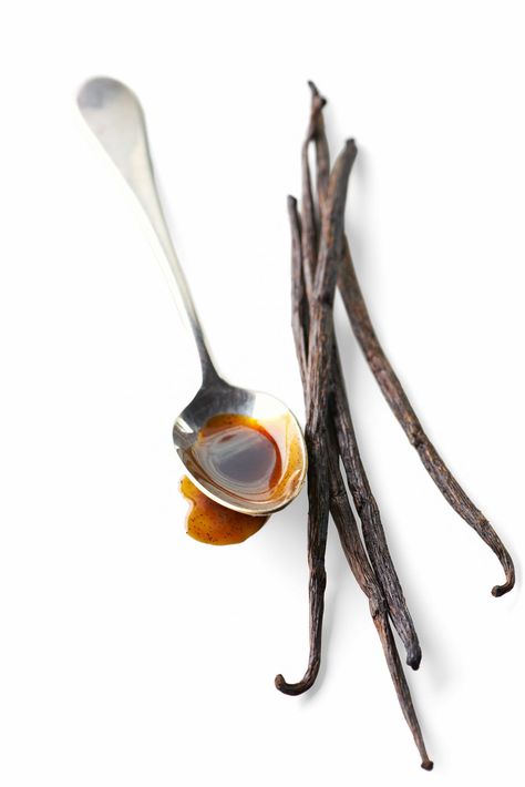 Learn when you can substitute fake vanilla extract without changing the flavor with our guide to imitation or fake vanilla extract and pure vanilla extract. See tips for when it's OK to use fake vanilla extract. Spice Chart, Ingredients Photography, Creme Brulee Recipe, Kinds Of Desserts, Pure Vanilla, Homemade Desserts, Cooking Techniques, Vanilla Flavoring, Baking Tips