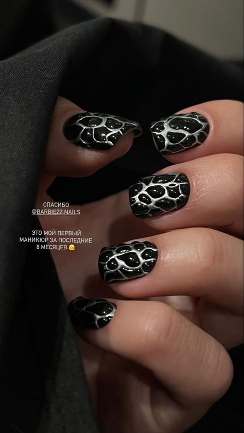 Black Metallic Nails, Goth Nails Short, Goth Short Nails, Grunge Nail Art, Nails Metallic, Vampire Nails, Minimal Nails Art, Mens Nails, Nails 3d