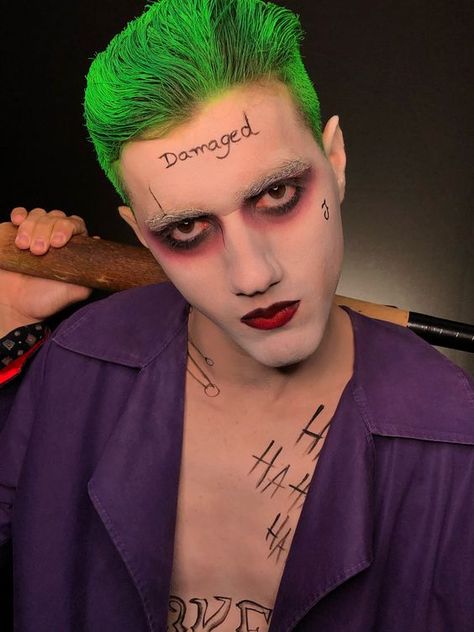 The Joker’s Halloween 2023 look guide 18 ideas for creating the Joker’s Halloween look Joker Make Up Men, Easy Halloween Makeup For Men, Easy Man Halloween Costumes, Joker Makeup Men, Halloween Men Makeup, Halloween Makeup Joker, Joker Costume Ideas, Halloween Makeup For Men, Diy Joker Costume