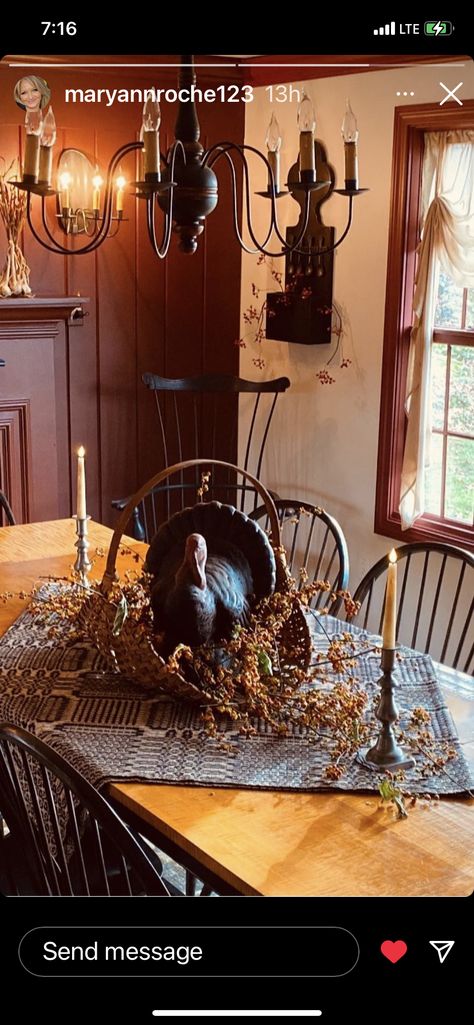 Primitive Thanksgiving Table, Primitive Thanksgiving, Colonial Dining Room, Country Colonial, Primitive Fall Decor, Primitive Autumn, Primitive House, Primative Decor, Primitive Colonial