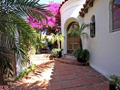 Olivia Wilde sells home Olivia Wilde House, Spanish Exterior, Tv Show House, Spanish Hacienda, Spanish Villa, Spanish Architecture, Spanish Style Homes, Spanish House, Los Angeles Homes