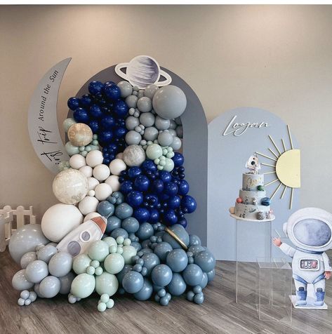 Astronaut Theme, Astronaut Baby, Planet Birthday, Astronaut Party, Boys First Birthday Party Ideas, Boys 1st Birthday Party Ideas, Astronaut Birthday, Baby Birthday Themes, Boy Birthday Party Themes