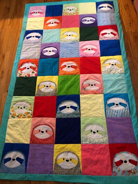 A Cute Koala and a Visit to the North Pole Llama Quilt Pattern Free, Koala Quilt Pattern, Sloth Applique Pattern, Llama Quilt, Sloth Quilt, Shiny Happy People, Happy Show, Quilt Applique, Cute Koala