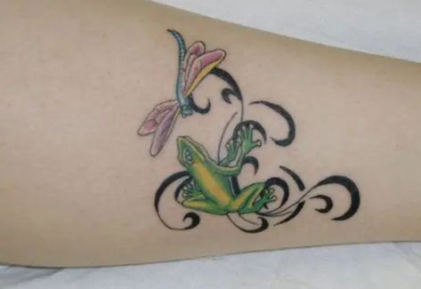 Top 15 Dragonfly Tattoo Designs | Styles At Life Gecko Tattoo, Cute Foot Tattoos, Soft Tattoo, Wave Tattoo Design, Frog Tattoo, Leopard Tattoos, Hibiscus Tattoo, Dragonfly Tattoo Design, Special Tattoos