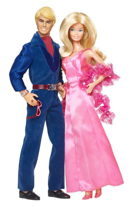 1977's Superstar Barbie gets a partner in 1978's velvet-and-satin clad Ken.   Tour a very '70s home » Barbie Through The Years, 50's Costume, 1980s Barbie, Afro Textured Hair, Barbie Party, Beautiful Barbie Dolls, Ken Doll, Looking Dapper, Vintage Barbie Dolls