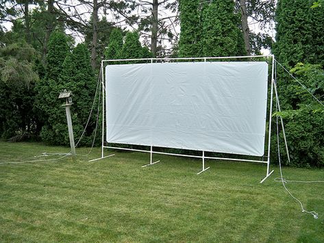 Outside Movie Theater, Diy Backyard Movie Screen, Projector Screen Stand, Backyard Movie Screen, Large Projector Screen, Diy Outdoor Movie Screen, Outdoor Projector Screen, Outside Movie, Diy Projector