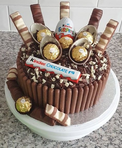 Chocolate Birthday Cake Kids, Cadbury Chocolate Cake, Kinder Chocolate Cake, Nutella Birthday Cake, Chocolate Birthday Cake Decoration, Chocolate Fingers, Chocolate Bar Cakes, Chocolate Fudge Icing, Fudge Icing