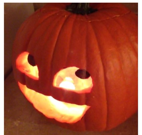 Epic face pumpkin Pumpkin Carving Ideas Roblox Face, Pumpkin Carving Roblox Face, Pumpkin Carvings Funny, Pumpkin Carving Ideas Funny Simple, Roblox Face Pumpkin, Goofy Pumpkin Faces, Emo Pumpkin Carving, Pumpkin Carvings Easy, Punkin Carving Ideas Faces