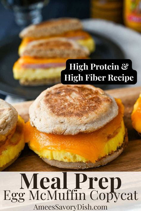 Healthy Egg McMuffin Copycat Recipe Healthy Egg Mcmuffin Recipe, Healthy Breakfast Mcmuffins, Homemade Egg Mcmuffin Healthy, Healthy Egg Mcmuffin, Diy Egg Mcmuffin, Copycat Egg Mcmuffin, Egg Mcmuffin Recipe Freezer, High Protein Breakfast Sandwich Prep, High Protein Egg Sandwich